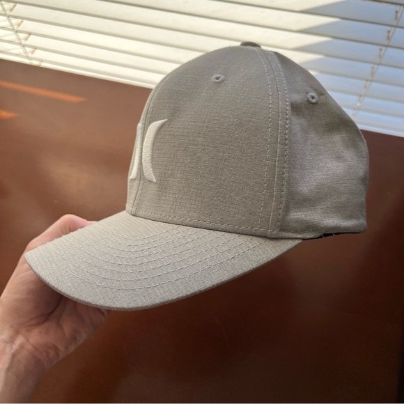 Hurley Men’s Phantom Resist Lightweight Stretch Back Grey Hat Size S/M - Picture 12 of 15
